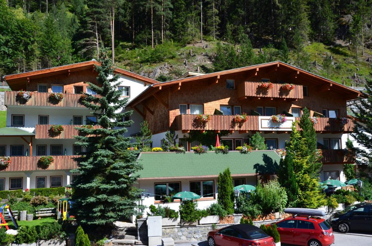 Hotel Pettneuerhof Pettneu am Arlberg Exterior photo